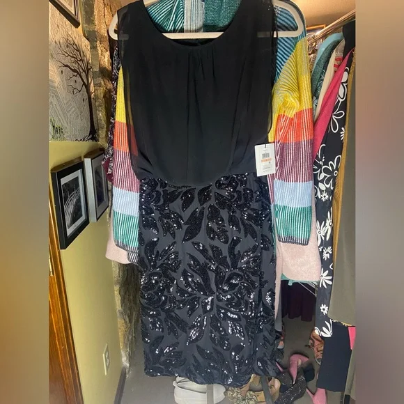 Calvin Klein sleeveless cocktail dress - Picture 3 of 10